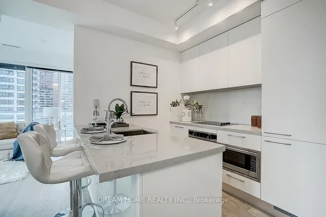 Additional image 8 of 3 Gloucester St Unit 1809