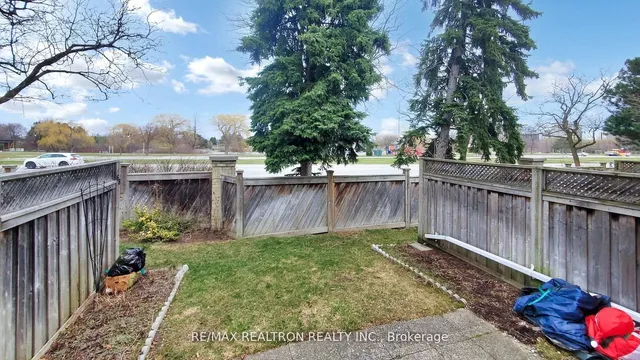 Additional image 36 of 68 Heathcliffe Sq