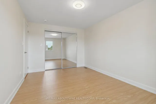 Additional image 25 of 16 Jasmine Sq