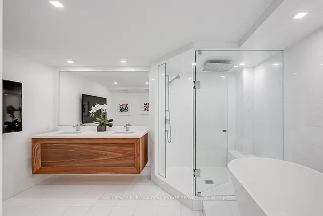 Additional image 18 of 2190 Lakeshore Rd Unit 605