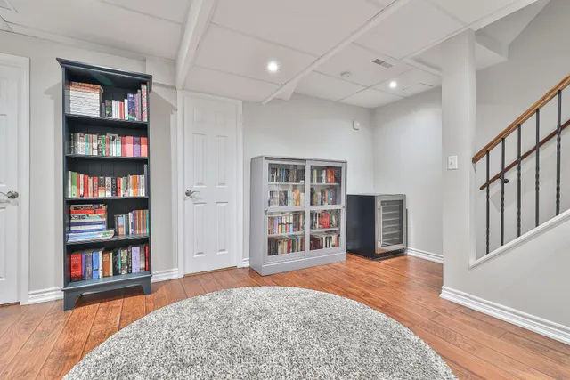 Additional image 31 of 4072 Gunby Cres