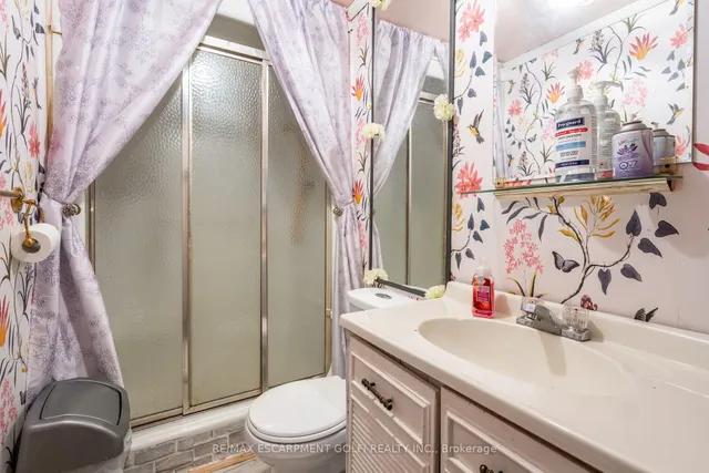 Additional image 8 of 102 NEWLANDS Ave