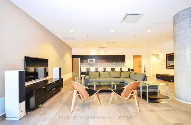 Additional image 38 of 375 King St Unit 1406