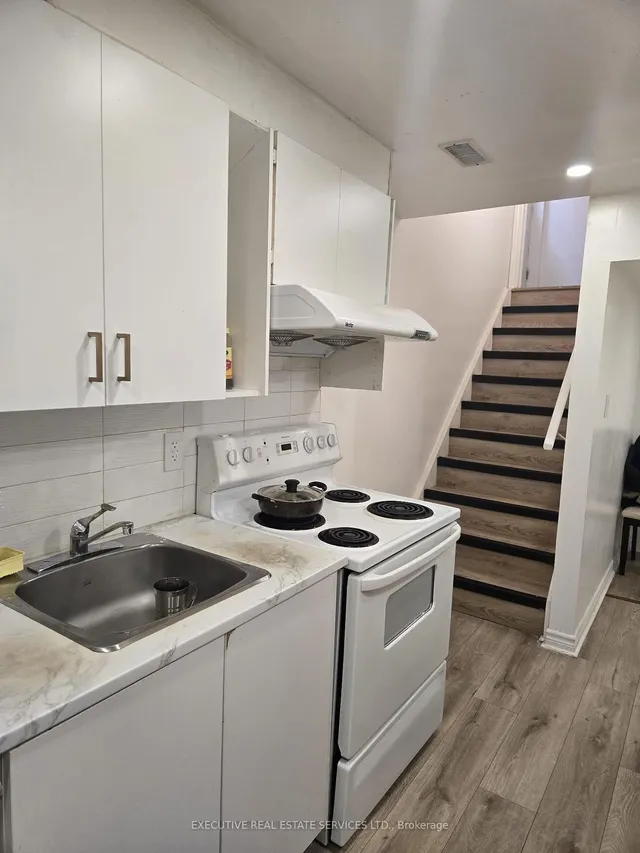 Additional image 31 of 10 Natronia Tr