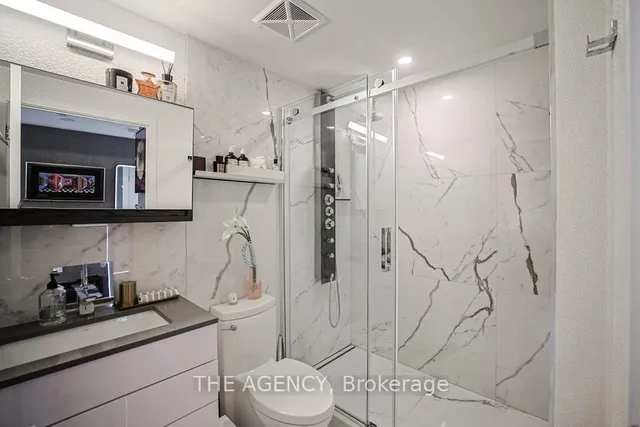 Additional image 32 of 50 Wellesley St Unit 1109