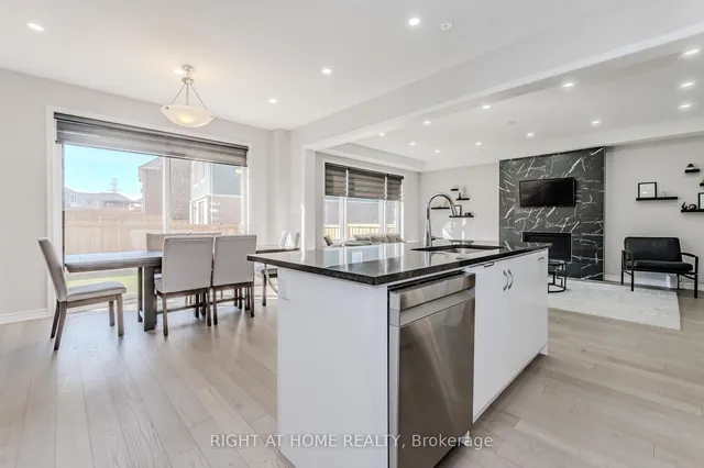 Additional image 12 of 154 HiStand Tr