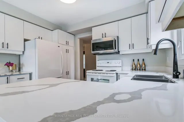 Additional image 11 of 1434 Queensbury Cres
