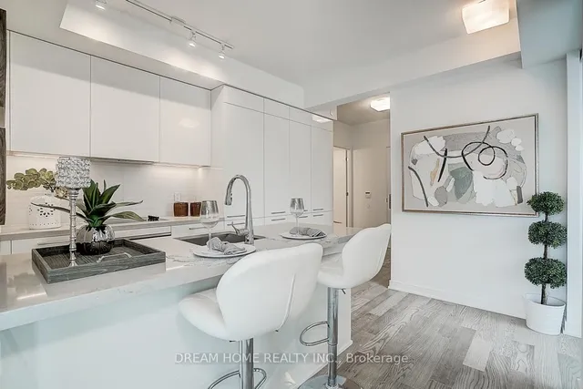 Additional image 15 of 3 Gloucester St Unit 1809