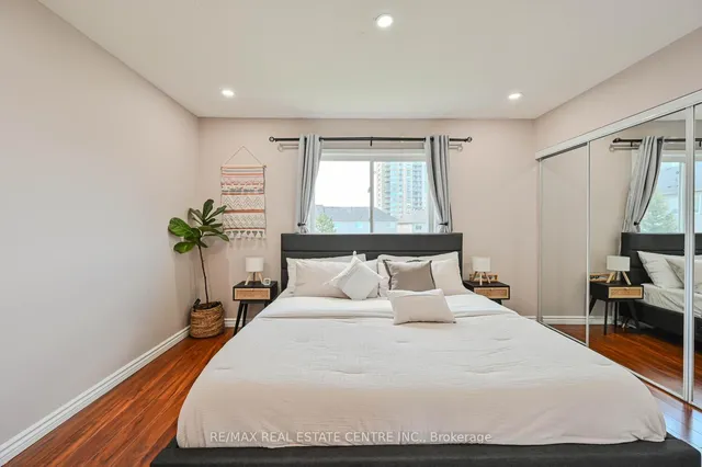 Additional image 21 of 4950 Albina Way Unit 93