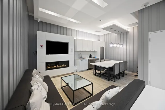 Additional image 39 of 1630 Queen St Unit 507