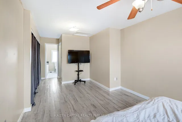 Additional image 11 of 98 Spadina Rd Unit 98