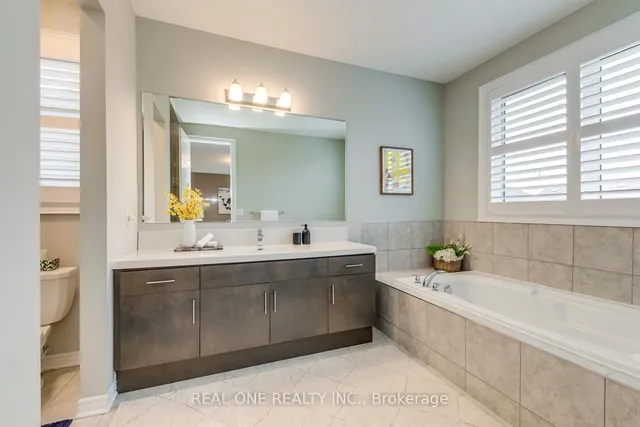 Additional image 32 of 166 Stillwater Cres