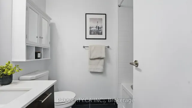 Additional image 16 of 2220 Lakeshore Blvd Unit 2006