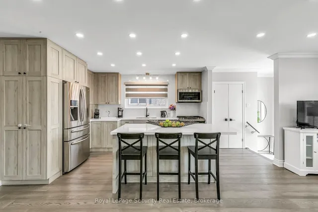 Additional image 12 of 245 Avondale Blvd