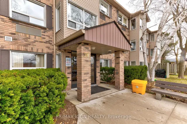 30 Hugo Cres Unit 210