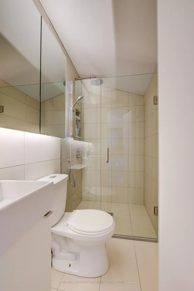 Additional image 18 of 23 Richmond Ave