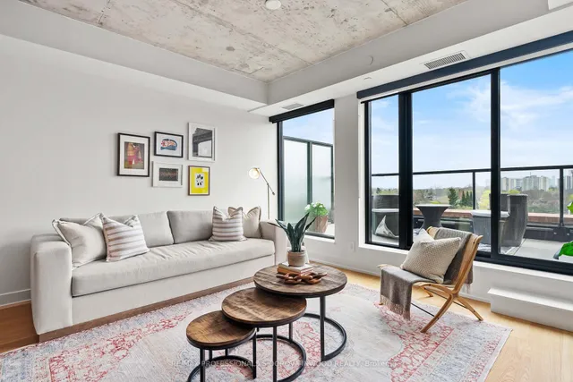 2720 Dundas St Unit 606