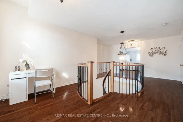 Additional image 19 of 7 Prince Edward Blvd