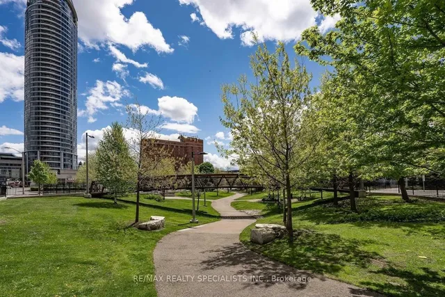 Additional image 24 of 151 Village Green Sq Unit 2710