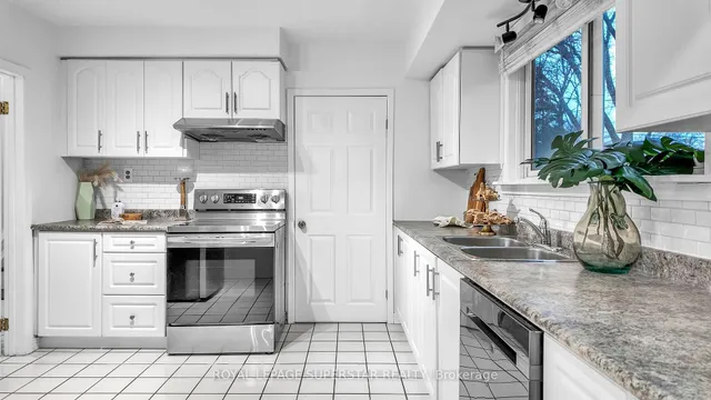 Additional image 9 of 615 Walkers Line