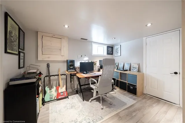 Additional image 27 of 105 Tragina Ave