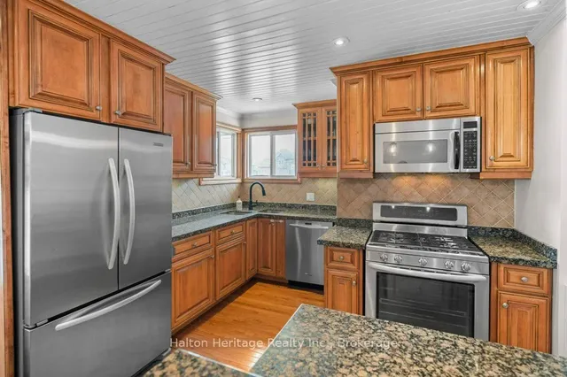 Additional image 11 of 376 East 18th St