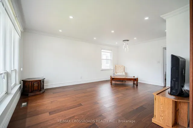 Additional image 9 of 52 Slan Ave