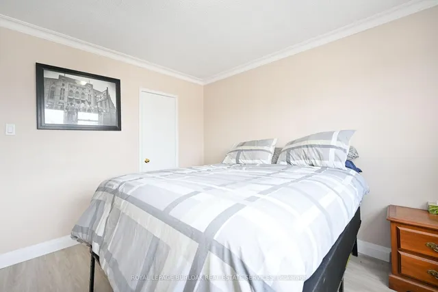 Additional image 19 of 2418 New St Unit 11