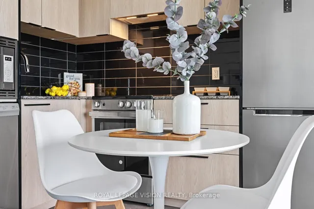 Additional image 2 of 501 Yonge St Unit 4508