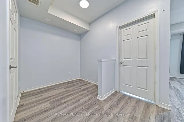 Additional image 12 of 50 Sky Harbour Dr Unit 411