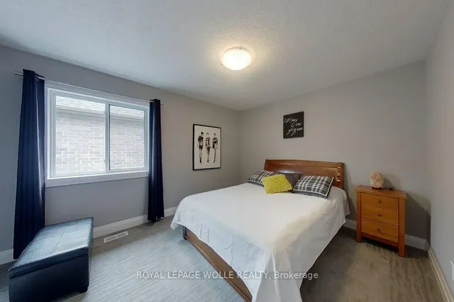 Additional image 39 of 69 Eaglecrest St