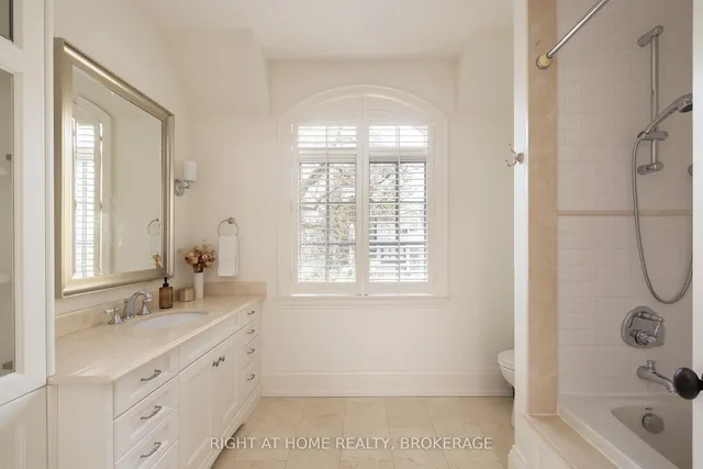 Additional image 24 of 179 Yonge Blvd