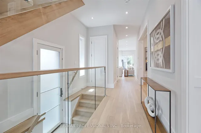 Additional image 16 of 466 Prince Edward Dr