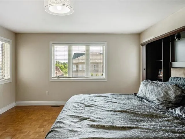 Additional image 42 of 31 Eiffel Blvd