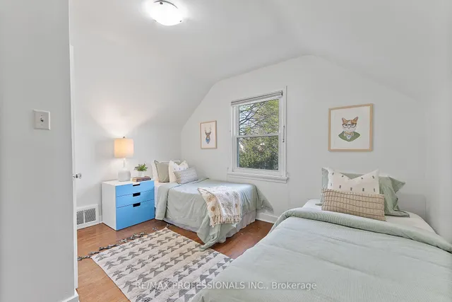 Additional image 27 of 10 Woodbury Pl