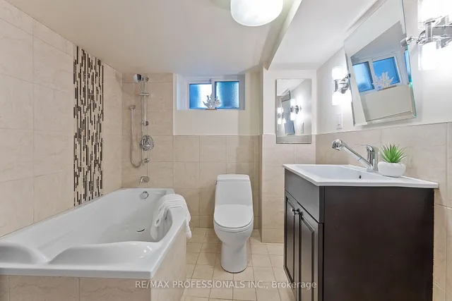 Additional image 36 of 10 Woodbury Pl