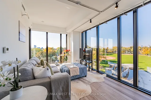 7 Smith Cres Unit 524