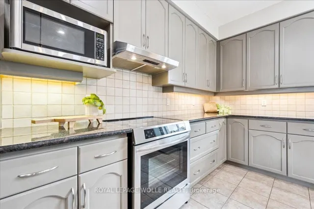 Additional image 13 of 504 Country Clair Pl