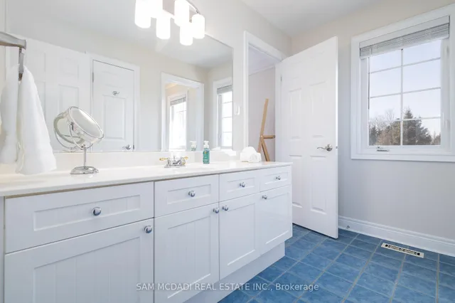 Additional image 21 of 11170 Menzies Crt