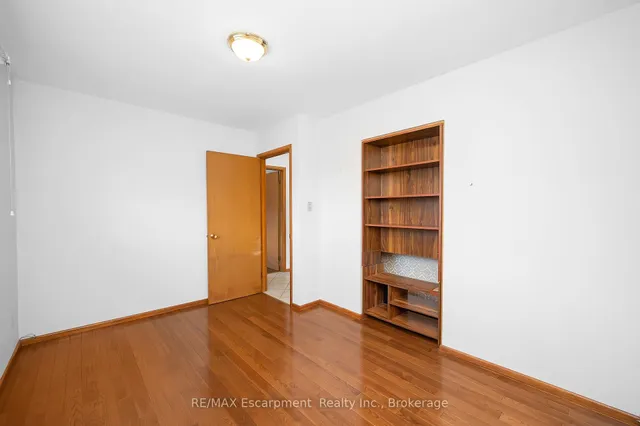 Additional image 13 of 249 Montmorency Dr