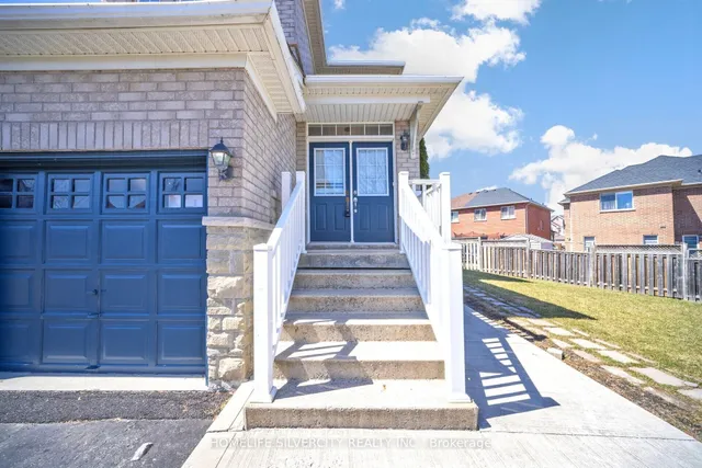 Additional image 3 of 6 Aria Lane