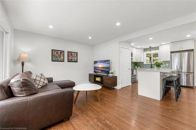 Additional image 6 of 14 Carousel Ave