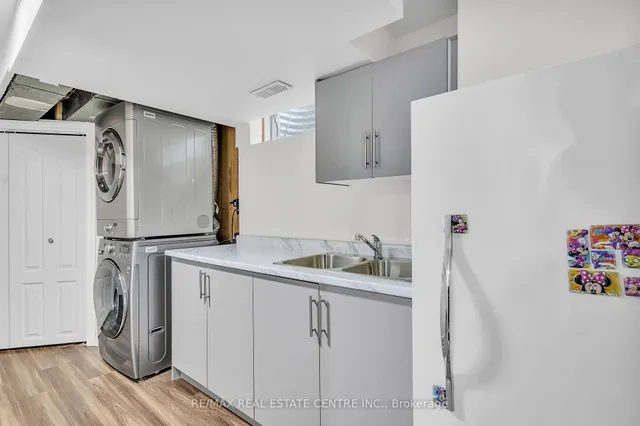 Additional image 30 of 88 Baird Ave