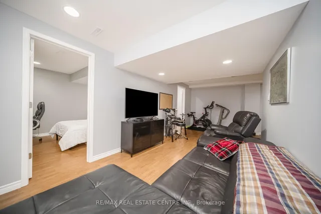 Additional image 42 of 36 Lockwood Rd