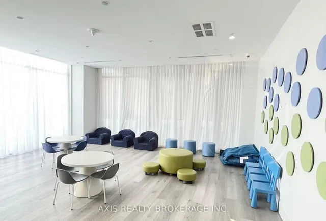 Additional image 16 of 1787 St Clair Ave Unit 812