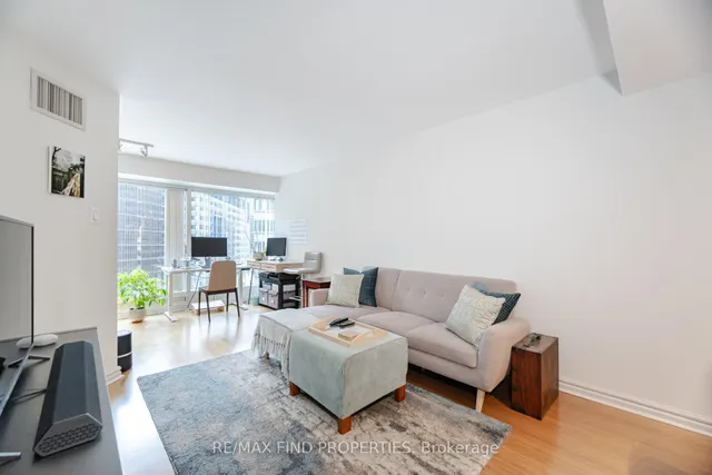 Additional image 17 of 33 University Ave Unit 704