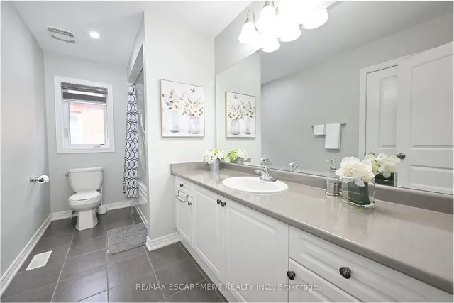 Additional image 33 of 71 Chaumont Dr