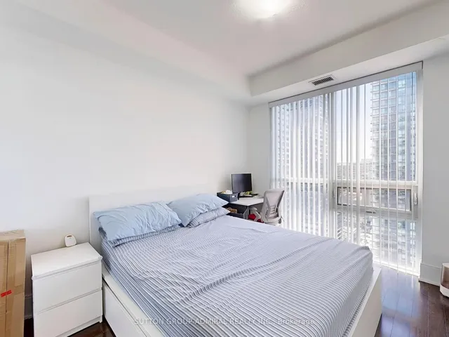 Additional image 18 of 70 Roehampton Ave Unit 1916