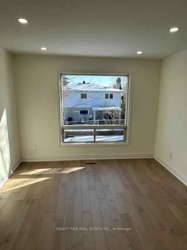 Additional image 5 of 7 Whitehorn Cres
