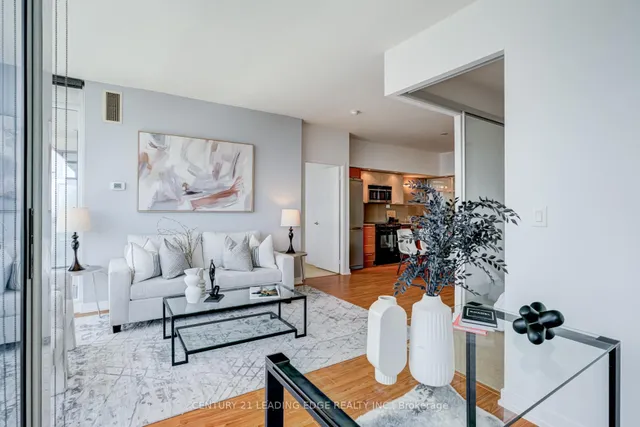 Additional image 31 of 25 Capreol Crt Unit 3206